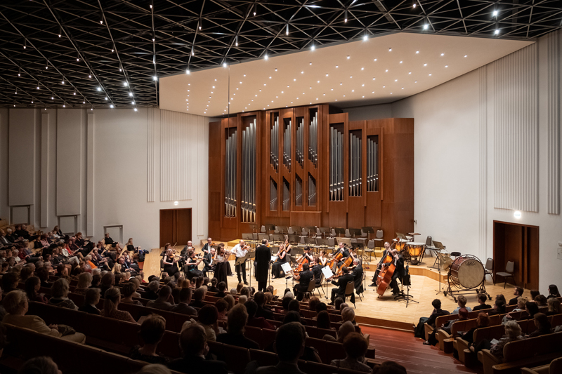 Komorní filharmonie Pardubice, Sukova síň (zdroj Komorní filharmonie Pardubice)