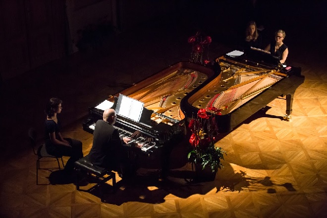 Zjevení ‒ Karel Košárek, Terezie Fialová ‒ Moravský podzim 2015 (foto Petr Francán)