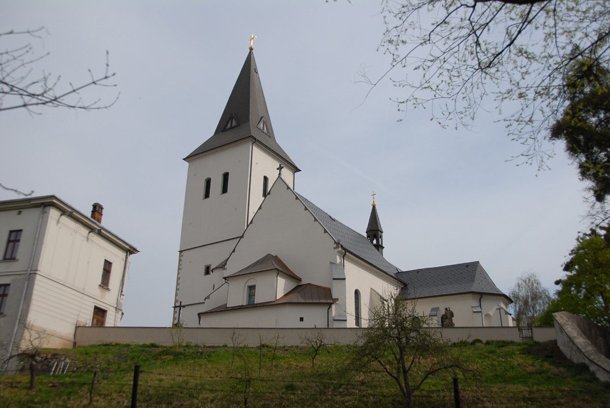 Kostel Povýšení svatého Kříže, Karviná (zdroj Karviná Info)