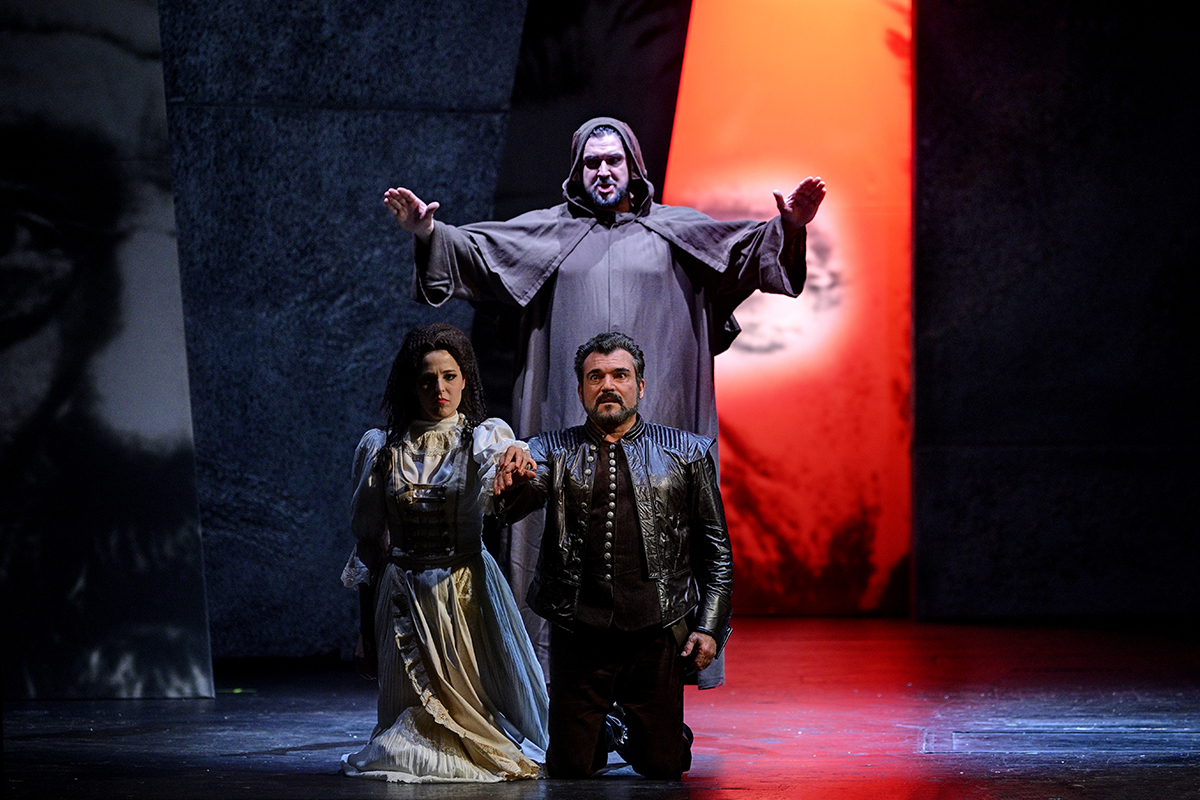 Bedřich Smetana: Čertova stěna, Národní divadlo moravskoslezské – Kristýna Kůstková (Katuška), Luciano Mastro (Jarek, rytíř ve službě Vokově), Miloš Horák (Rarach) (foto Martin Popelář)