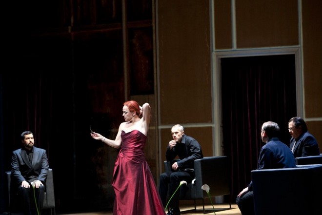 Leoš Janáček: Věc Makropulos - Deutsche Oper Berlin (foto © 2016, Bernd Uhlig)