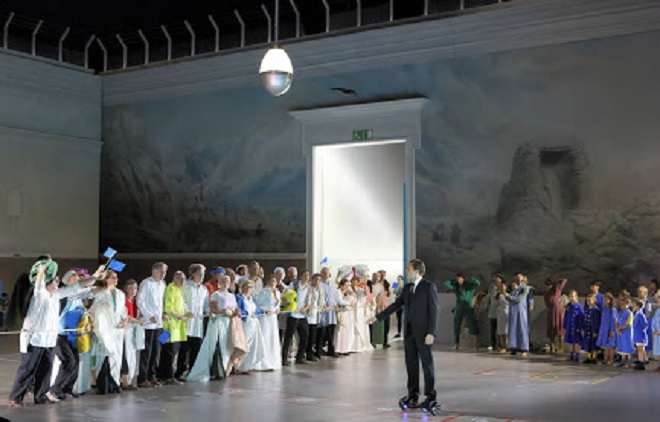 J. P. Rameau: Les Indes galantes - John Moore (Adario), Tänzer der Compagnie Eastman, Balthasar-Neumann-Chor - Bayerische Staatsoper München 2016 (foto archiv Bayerische Staatsoper)