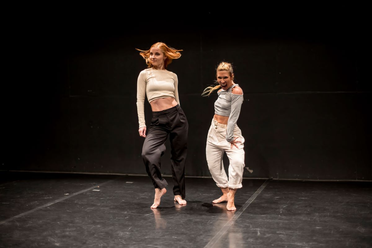 Life Performance Bazaar Residencies – Sobotní Bazaar: Womenhood (foto Vojtěch Brtnický)