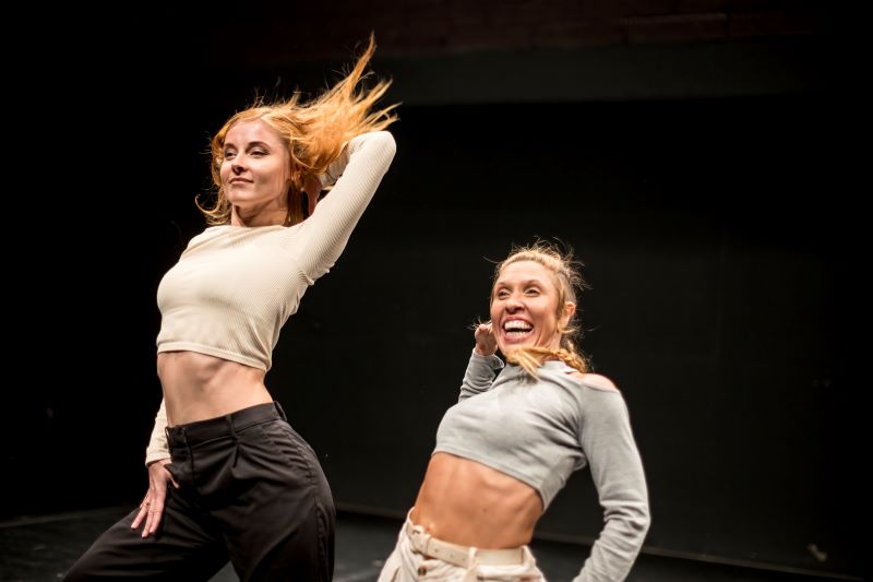 Life Performance Bazaar Residencies – Sobotní Bazaar: Womenhood (foto Vojtěch Brtnický)