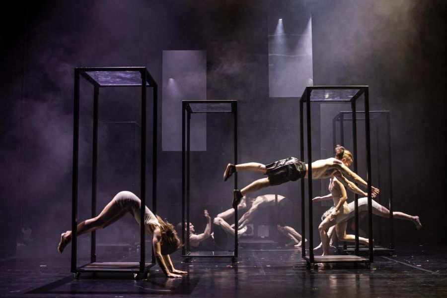 Losers Cirque Company – Cizinec (foto Pavel Hejný)