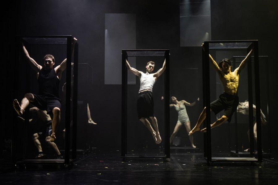 Losers Cirque Company – Cizinec (foto Pavel Hejný)