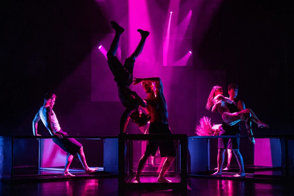 Losers Cirque Company – Cizinec (foto Pavel Hejný)