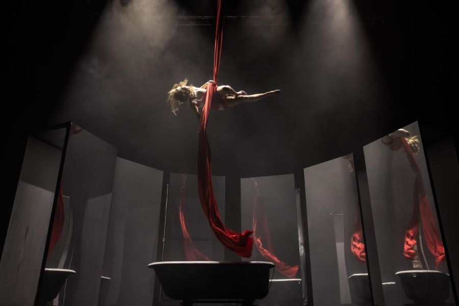 Losers Cirque Company – Cizinec (foto Pavel Hejný)