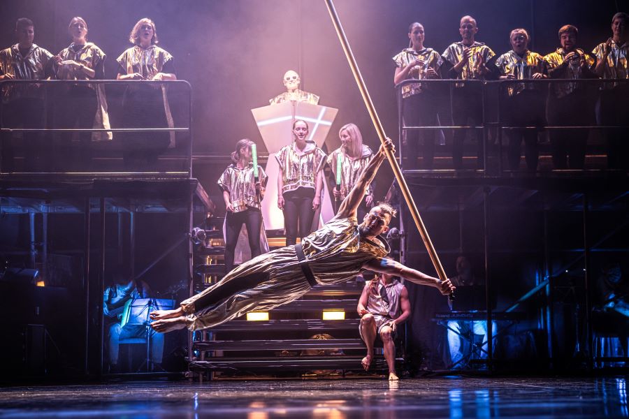 Losers Cirque Company – nebesa (foto Pavel Hejný, divadlo BRAVO 2023)