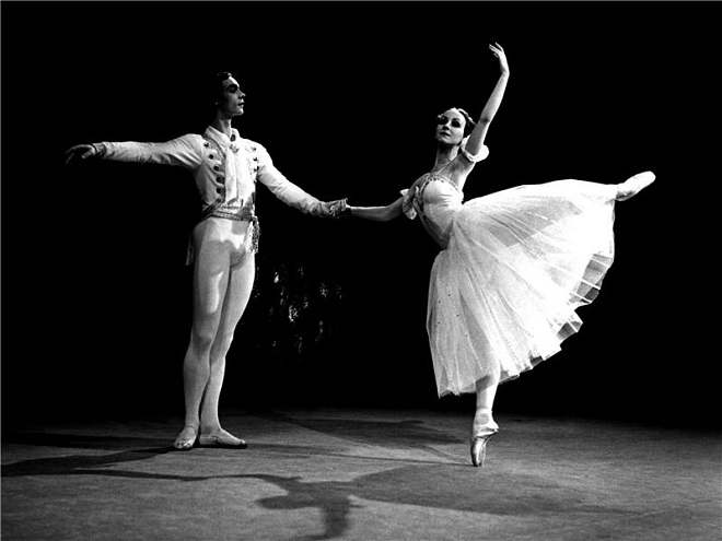 P.I.Čajkovskij: Louskáček - Jan Kadlec (Princ), Hana Vláčilová (Klára) (foto archiv ND)