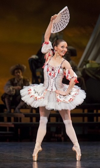 Ludvig Minkus: Don Quijot - Edita Raušerová (Kitri) - Fínsky národný balet (foto © Sakari Viika / Finnish National Opera)
