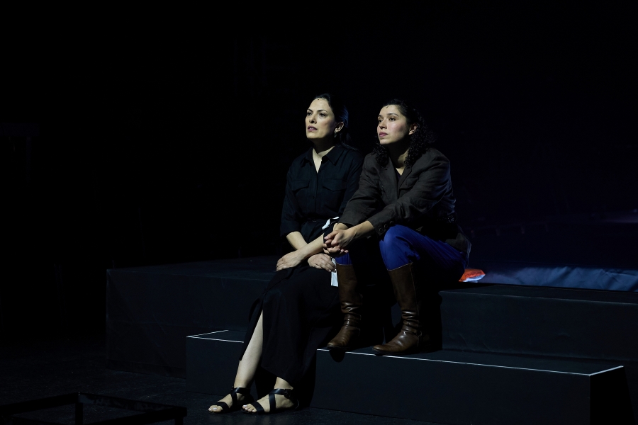 Lucia Ronchetti: Searching for Zenobia – Mais Harb, Naima Laube, Mnichovské bienále, 2024 (foto Judith Buss)