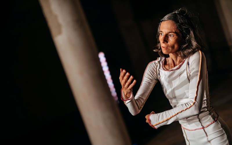 ME-SA, 6 Degrees (Cécile Da Costa, foto Terezie Fojtová)