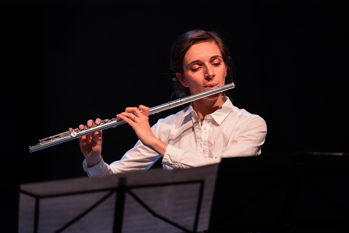 PKF – Prague Philharmonia – Lotyšsko, Estonsko, Finsko: Pēteris Vasks, Arvo Pärt, Kaija Saariaho, 4. dubna 2023 – Žofie Hrubá Součková (foto Milan Mošna)