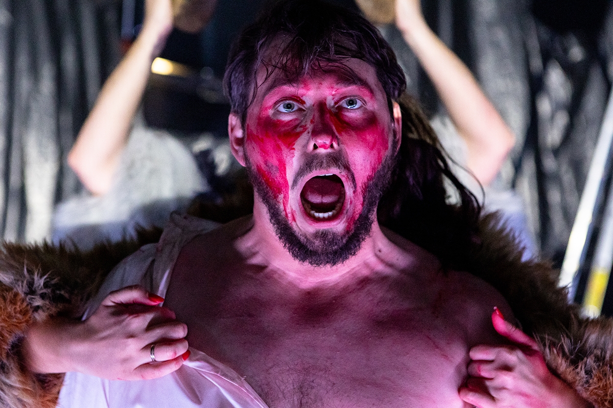 Erwin Schulhoff: Plameny – Státní opera (foto Zdeněk Sokol)