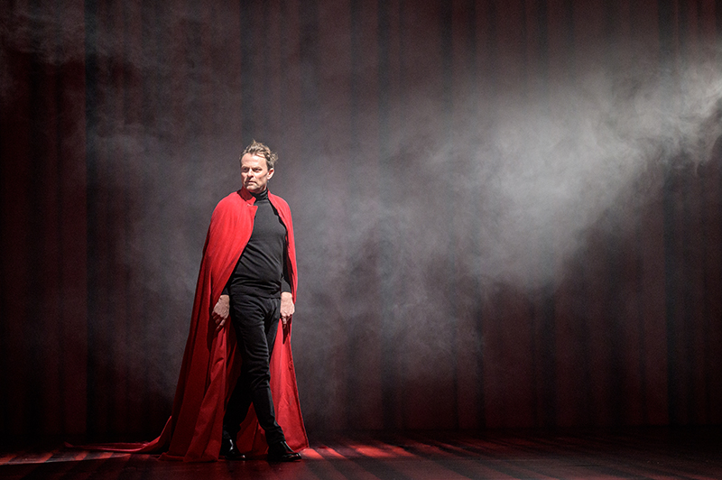 Richard Strauss: Ariadna na Naxu, Stavovské divadlo – Magnus Vigilius (Tenor (Bakchus)) (foto Petr Neubert)