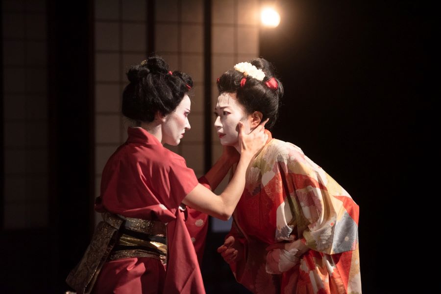 Mami Mołoniewicz v baletu Geiko (foto Irena Štěrbová)