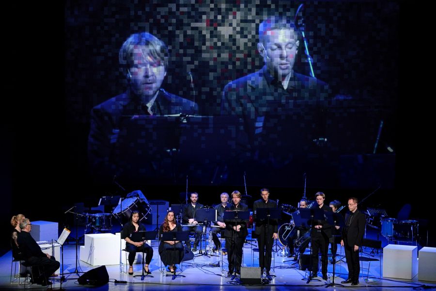 Petr Kotík: Many ManyWomen – S.E.M. Ensemble, Jen Wu,, Ana Caseiro, Padraic Costello, Felix Heuser, Harald Hieronymus Hein, Nicholas Hay, 27. června 2022 (zdroj NODO / New Opera Days Ostrava)