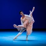 Marianela Núñez a Reece Clark v Tchaikovsky Pas de deux, Janáčkovo divadlo 27. 1. 2024 (foto Arthur Abram)