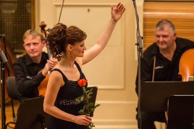 Dvanáct violoncell – Marie Fajtová – Moravský podzim 2015 (foto Petr Francán)