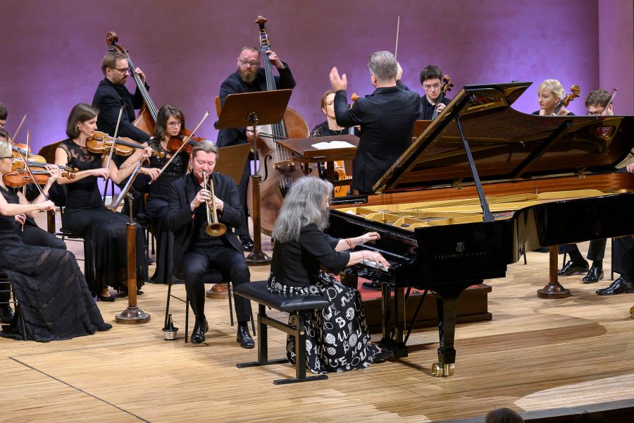 Martha Argerich, Ukrajinsko-Česká Sinfonietta, Radek Baborák, 24. září 2022 (foto Petra Hajská)