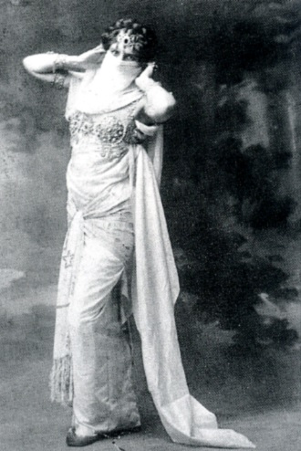 Tanec je báseň a pohyby jsou její slova, napsala na fotografii Mata Hari (foto Fries Museum Leeuwarden)