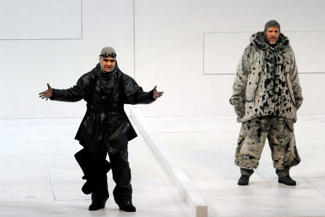 Miroslav Srnka: South Pole – Rolando Villazón (Robert Scott) a Thomas Hampson (Roald Amundsen) – Bayerische Staatsoper Mnichov (foto Anne Kirchbach)