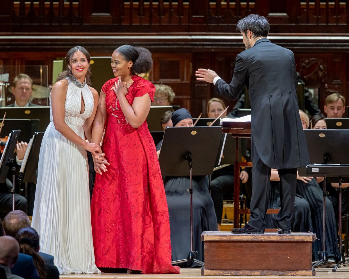 Nadine Sierra, Pretty Yende , Giacomo Sagripanti, PKF – Prague Philharmonia, 1. března 2023 (foto Petr Dyrc)