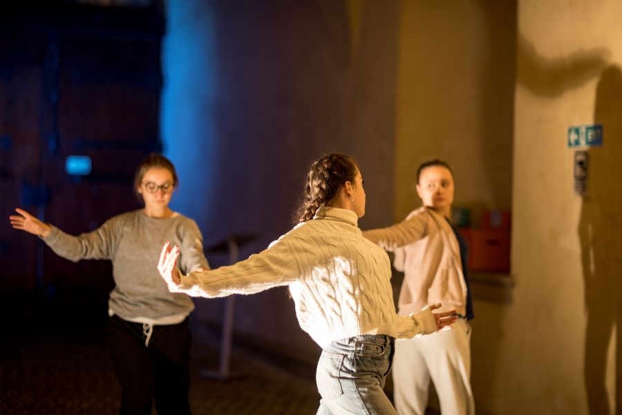 Nová generace 2023: site specific 4. listopadu, HAMU (foto Vojtěch Brtnický)
