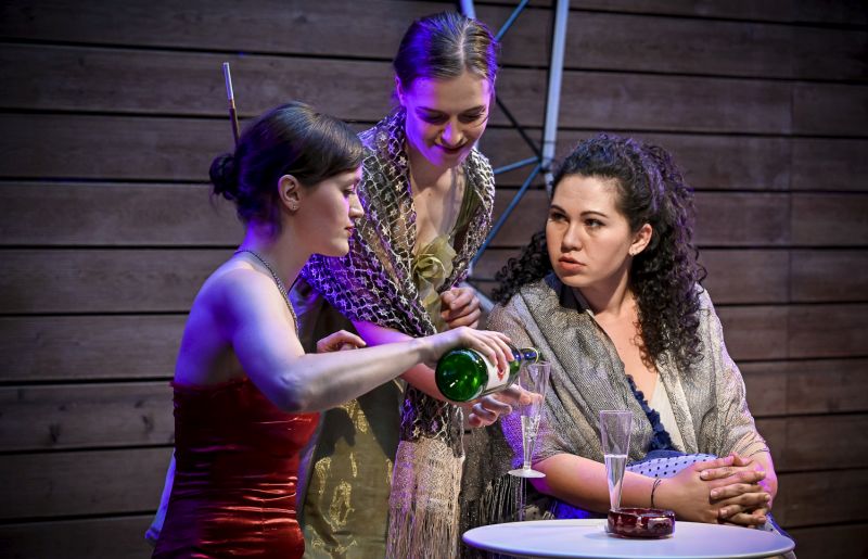 Jiří Bulis: Balada o čtyřech holkách, panně a plukovníkovi – Ensemble Opera Diversa, Brno, 29. června 2023 (zdroj Ensemble Opera Diversa)