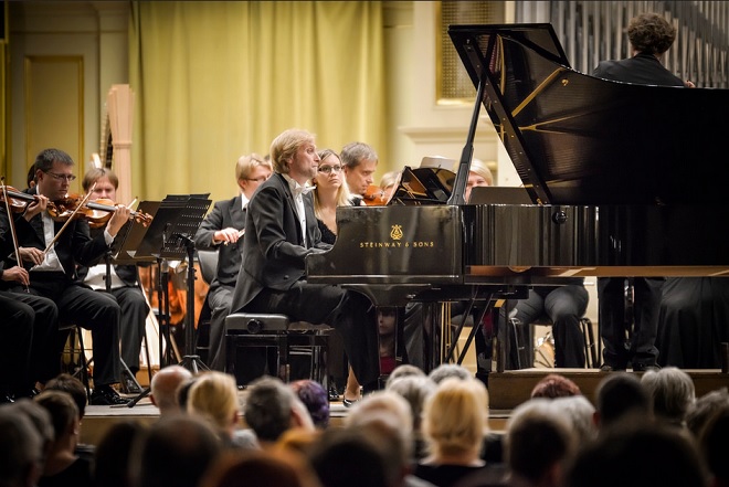PKF – Prague Philharmonia, Ivo Kahánek, Tomáš Brauner - Janáček Brno 2016 (foto © Janáčkova opera NdB / Marek Olbrzymek)