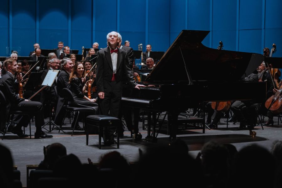 Patetická – Aram Chačaturjan: Klavírní koncert, Igor Ardašev, 25. května 2023 (foto Dag Markl)
