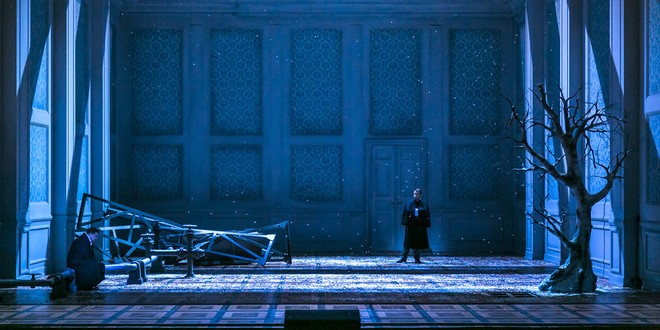 Petr Iljič Čajkovskij: Eugen Onegin - Tomislav Mužek (Lenski) a Christoph Pohl (Eugen Onegin) - Semperoper Drážďany 2016 (foto Jochen Quast)