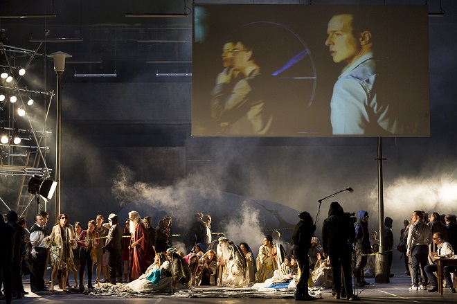 B.Martinů: Die Griechische Passion - Taylan Reinhard (Panait), Dshamilja Kaiser (Katerina), Markus Butter (Fotis), Rolf Romei (Manolios), Chor und Extra Chor der Oper Graz - Oper Graz 2016 (foto © Werner Kmetitsch)