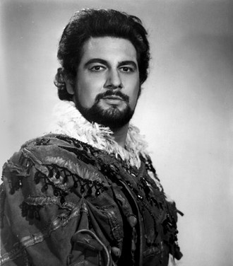 Plácido Domingo jako Manrico v Trubadúrovi - Met 1973 (foto Louis Mélançon/Metropolitan Opera Archives)