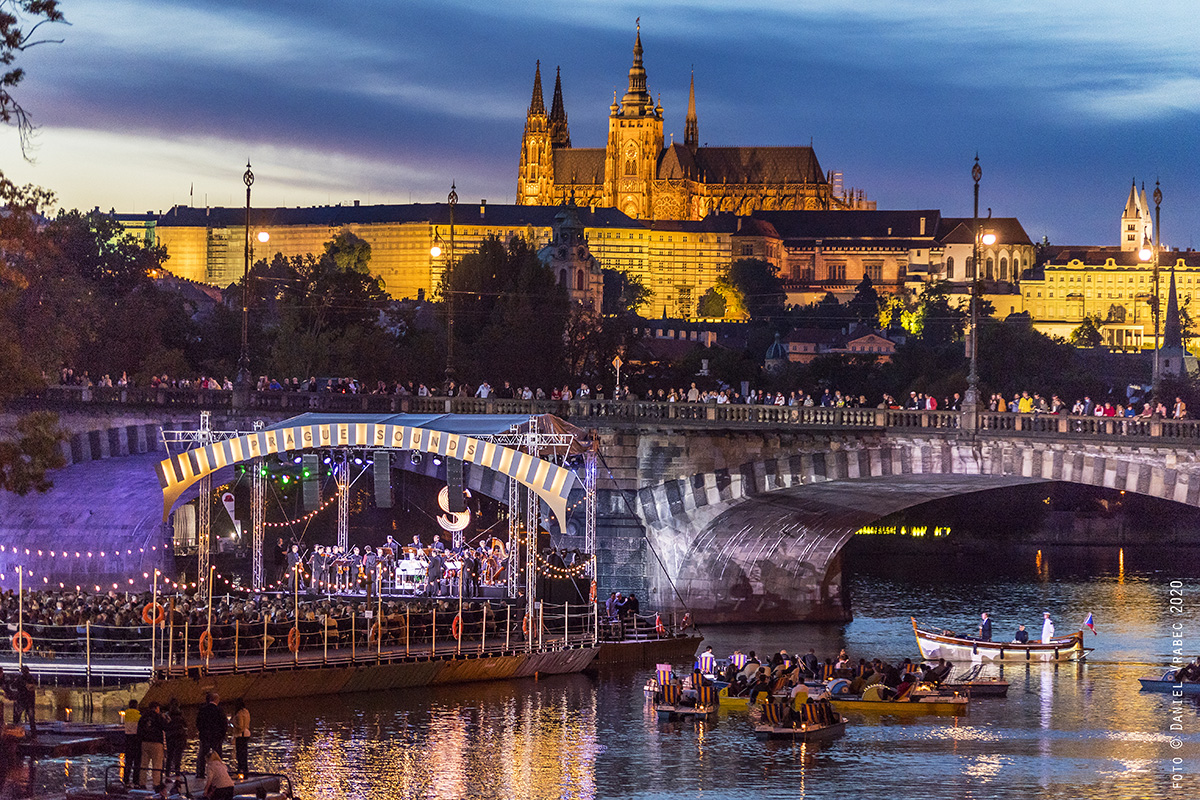Prague Sounds – plovoucí scéna (foto Daniel Vrabec)