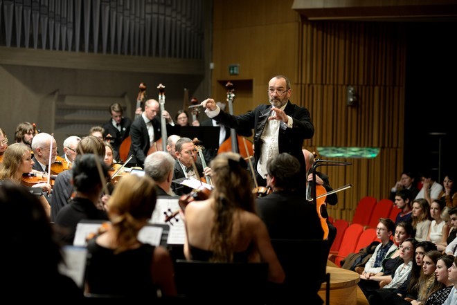 Podkrkonošský symfonický orchestr & Graziano Sanvito - Koncertní sál Pražské konzervatoře (foto Jan Dytrych)