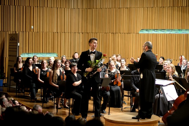 Podkrkonošský symfonický orchestr & Matěj Hřib - Koncertní sál Pražské konzervatoře (foto Jan Dytrych)