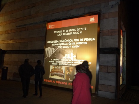 Poutač na koncert FOKu