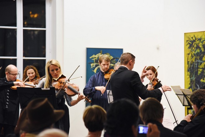 Procházky uměním 2016 – Jitka Hosprová, Sukův komorní orchestr a Jan Kučera - Museum Kampa (zdroj Procházky uměním)