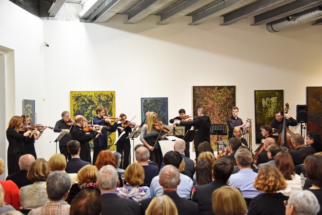 Procházky uměním 2016 – Jitka Hosprová, Sukův komorní orchestr a Jan Kučera - Museum Kampa (zdroj Procházky uměním)