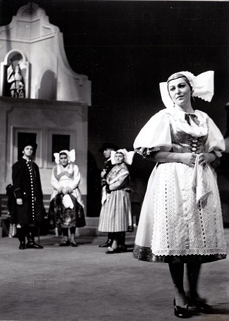 B.Smetana: Prodaná nevěsta - Jindra Pokorná (Mařenka) - ND Brno 1967 (foto Rafael Sedláček)