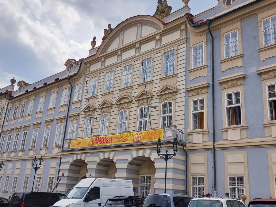 Průčelí HAMU (foto Lucie Kocourková)