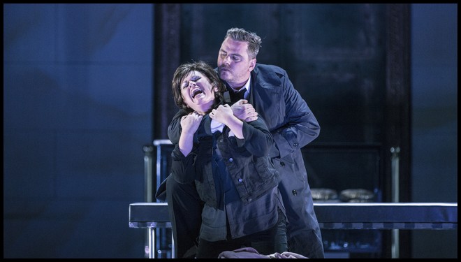 Richard Strauss: Elektra - Susan Bullock (Elektra) a Károly Szemerédy (Orestes) - Státní opera Praha 2016 (foto Patrik Borecký)
