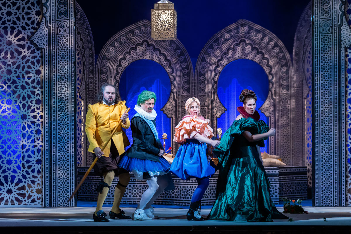 W. A. Mozart: Únos ze serailu - Jakub Rousek, Milan Vlček, Jana Juríčková a Helena Beránková - Moravské divadlo Olomouc 2022 (foto Daniel Schulz)