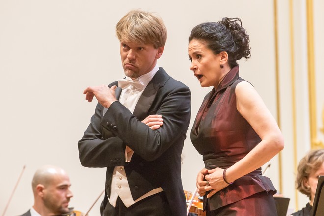 Vianočný koncert - Pavol Remenár, Simona Houda Šaturová - Velká sála Slovenskej filharmónie Bratislava 2015 (foto Jakub Jorik)