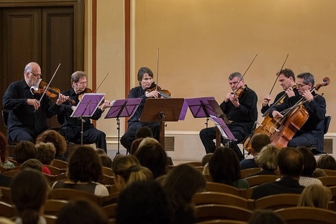 Smyčcové sexteto Českých filharmoniků (foto ČF)