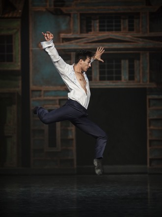 Slovenské tance - Životy svetiel - choreografia Natália Horečná - Peter Dedinský (Janko) - SND Bratislava (foto Peter Brenkus)