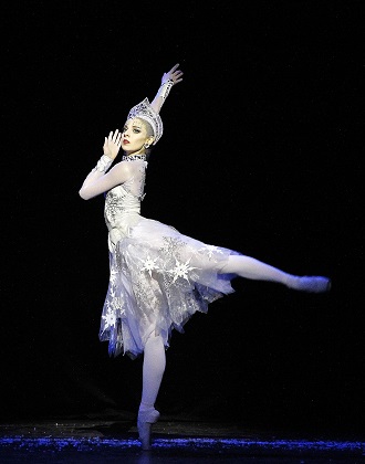 S. Prokofjev: Sněhová královna - Alina Nanu (Sněhová královna) - ND Praha 2016 (foto Hana Smejkalová)