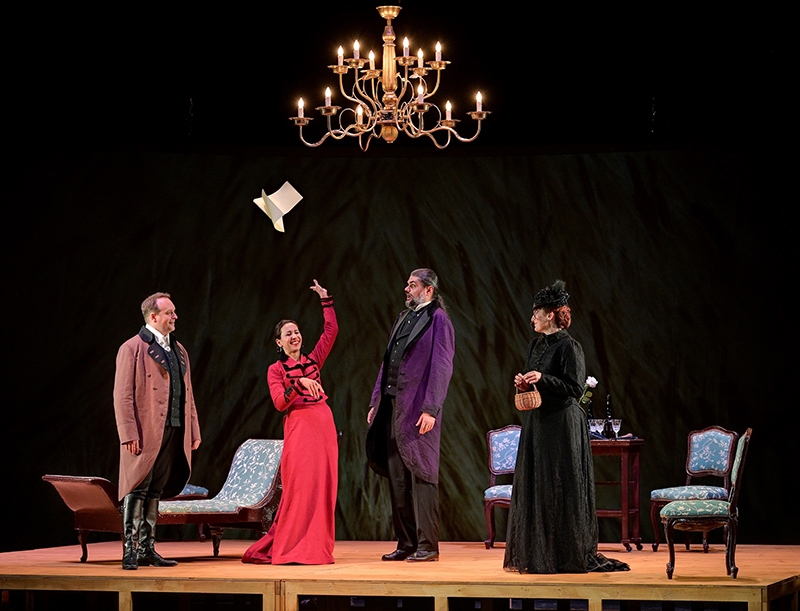 Bedřich Smetana: Dvě vdovy – Národní divadlo moravskoslezské; Martin Šrejma, Soňa Godarská, Martin Gurbaľ, Lívia Obručník Vénosová (foto Martin Popelář)